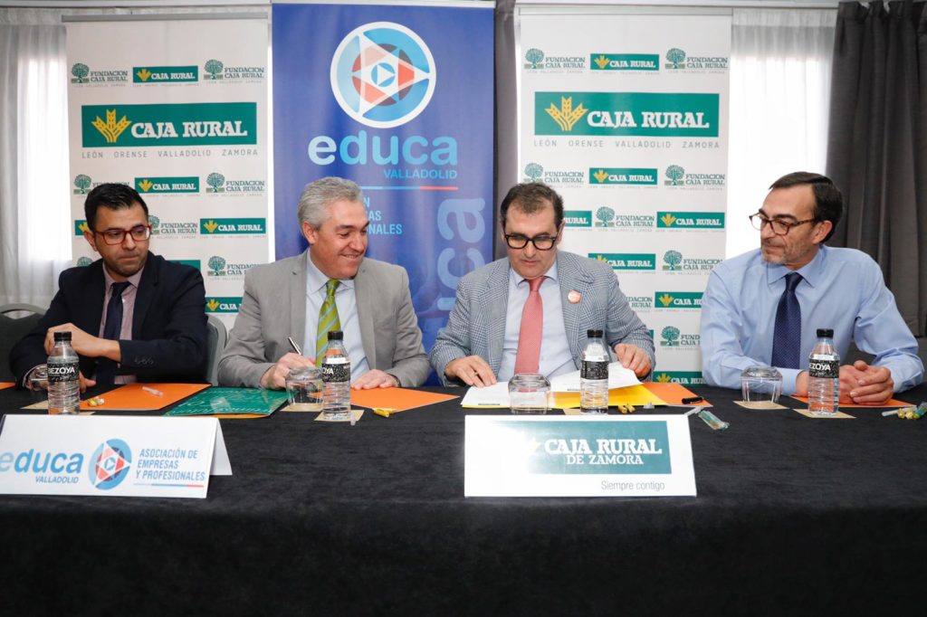 Firma de Caja Rural y EDUCA