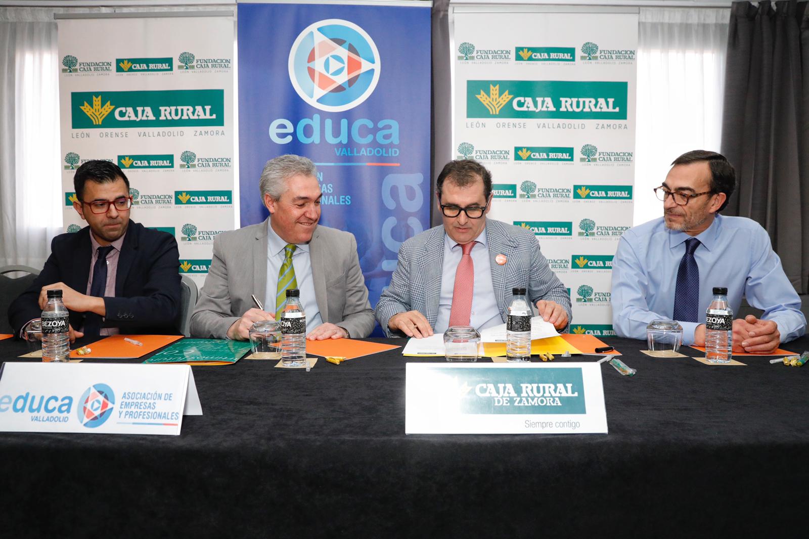 Firma de Caja Rural y EDUCA